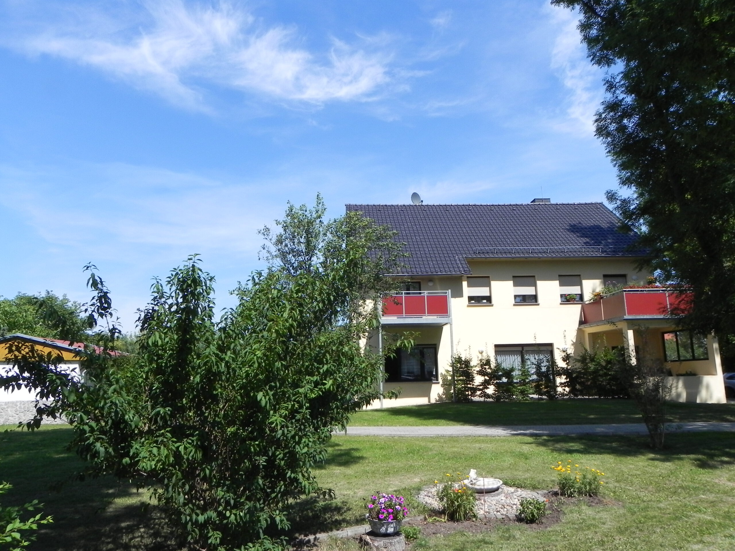 Garten und Gebäude des St. Wenzelstifts in Könnern