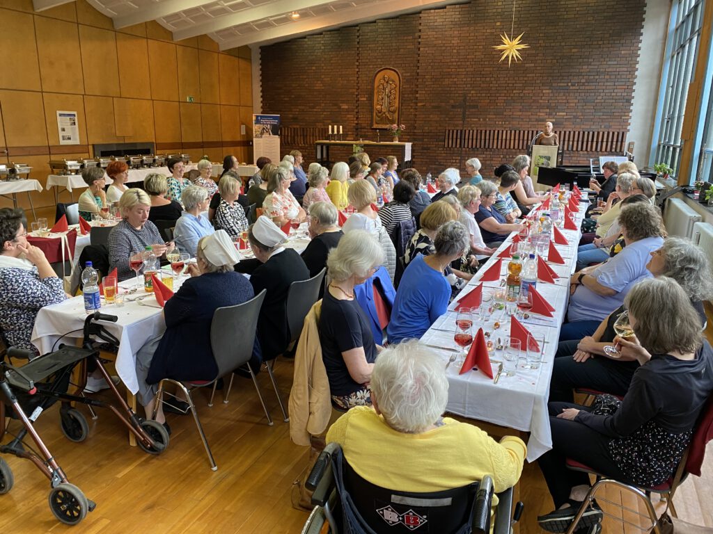 Frauenmahl in der Laurentiushalle