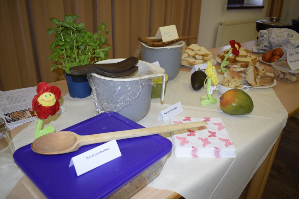 Weltgebetstag 2026 - Kommt! Teilt eure Last. - Speisen aus Nigeria zum verkosten.