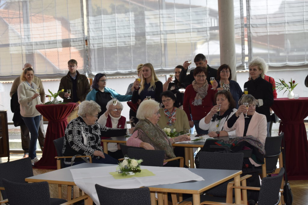 Gemeinsames Anstoßen