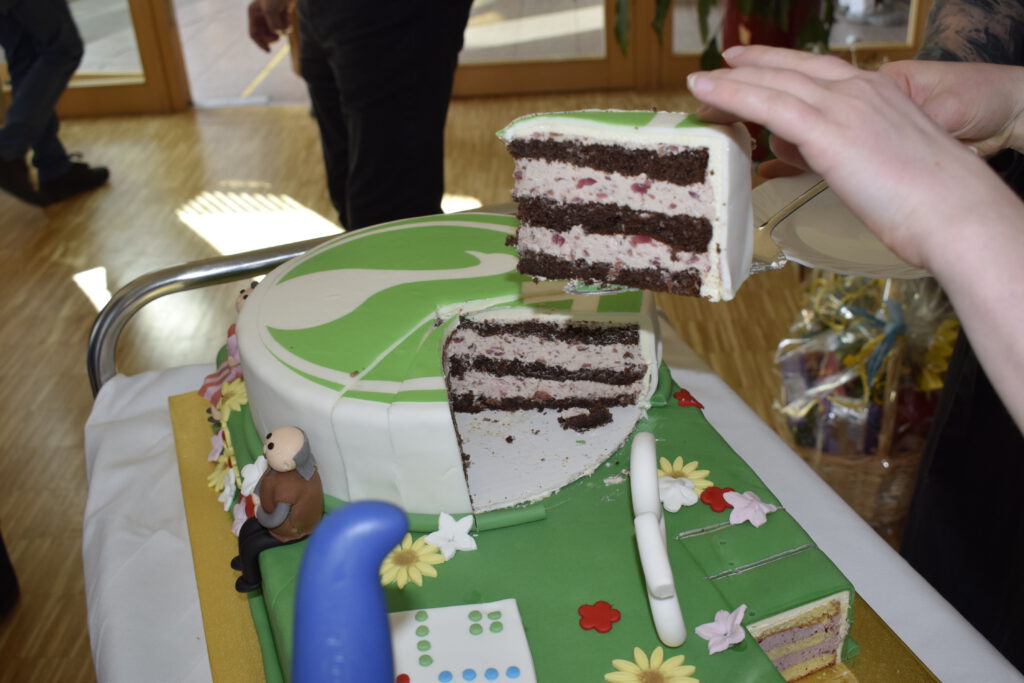 Jubiläumstorte im Anschnitt