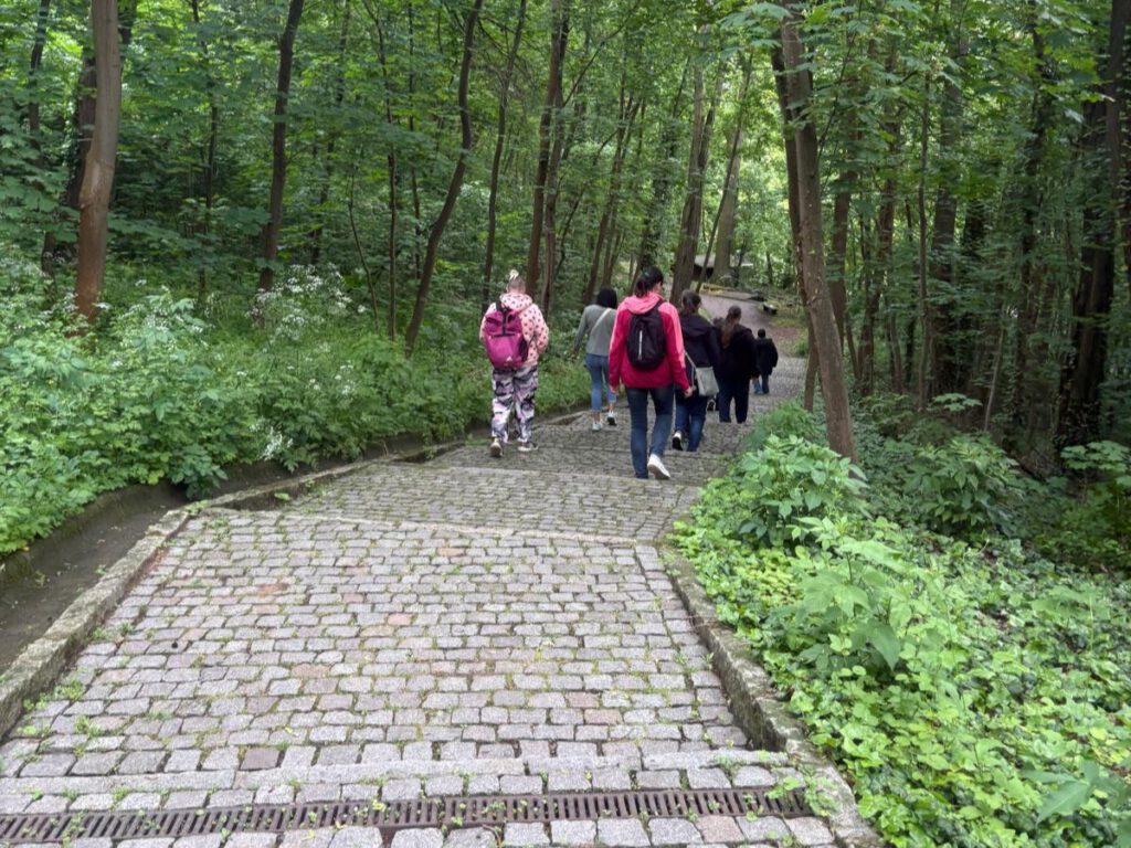 Auf dem Weg in den Märchengarten Bernburg