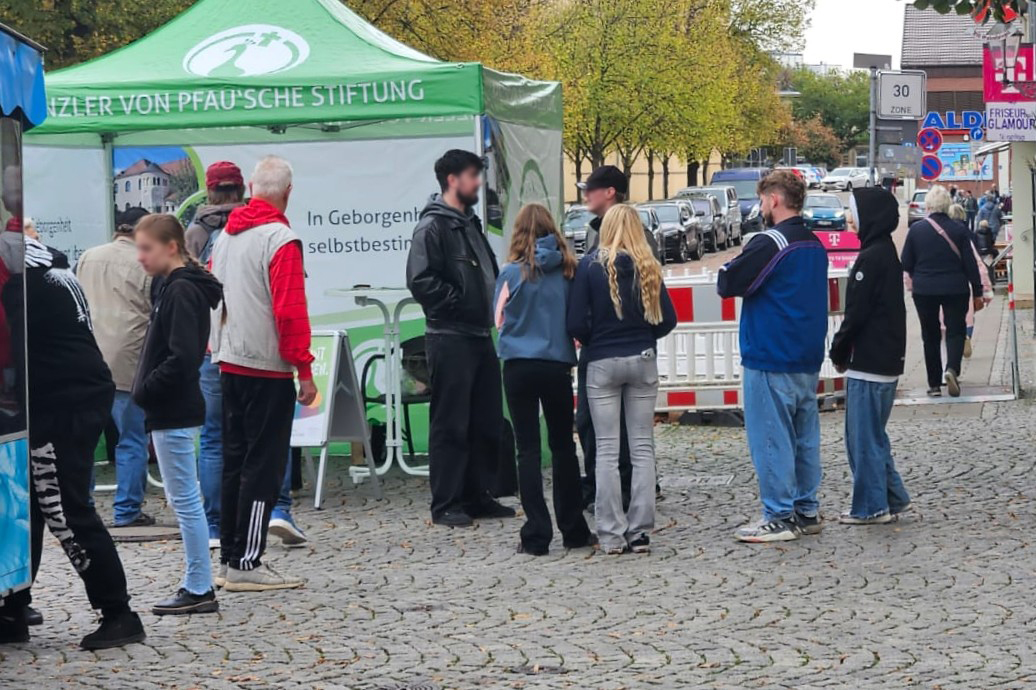 Stand auf dem Wochenmarkt in Bernburg